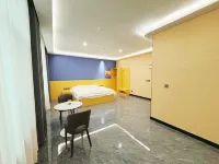 Honeysuckle Cloud Sea Hotel