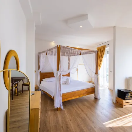 Domino Hotel