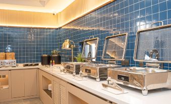 Jinjiang Hotel (Laixi High-Speed Railway Station Yuehu Park)