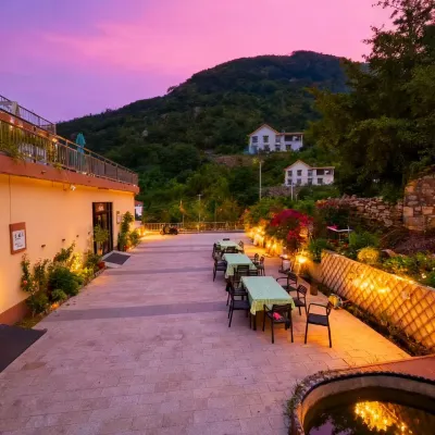Huaguo Mountain Scenic Area Yixuan Homestay Hotels near Huaguoshan RV Camping Site