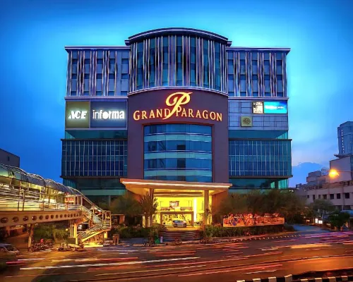 Grand Paragon Hotel Hotels near Glodok
