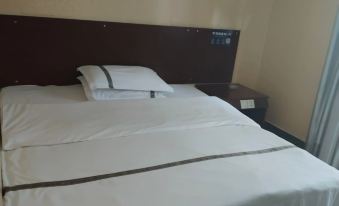 Mile Hongpeng Hotel (Qinglai Park Branch)