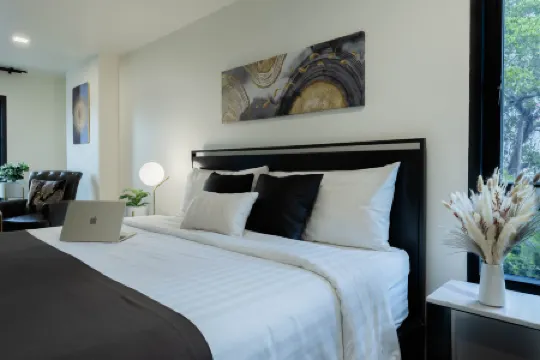 Norn Riverside Bangkok Hotel Отели рядом с достопримечательностью «Ват Арун»