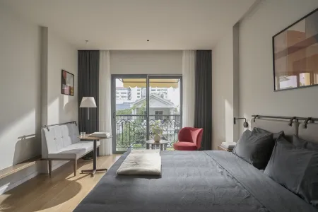 Express by M Village Nguyen The Loc - Modern Airport Stay Отели рядом с достопримечательностью «Memorial tomb Phan Chu Trinh Tools»