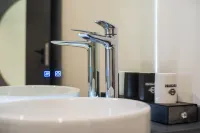 Qingmai Movie Hotel (Lovers Road Beach Swimming Pool)