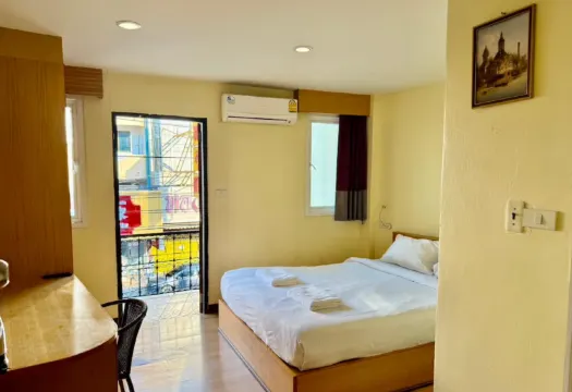 ห้องเศรษฐกิจพร้อมวิวเมือง(เตียงควีนไซส์)