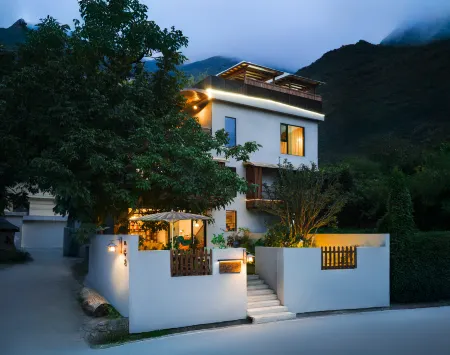 Qietingshe Wenquan Homestay Отели в г. Вэньчуань