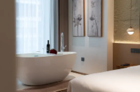 花築·逸塵民宿（桐廬OMG心跳樂園店）