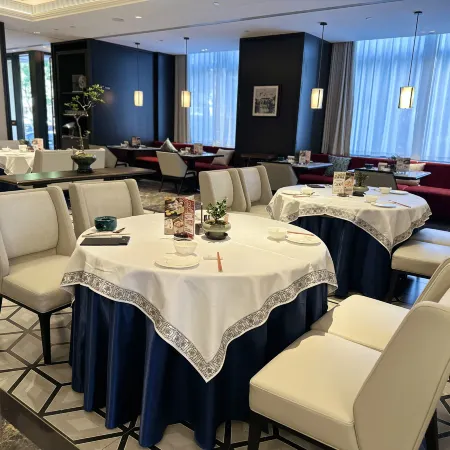 Canton Hotel Beijing Отели рядом с достопримечательностью «Станция метро Xidan»