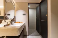 Xi'an Riverside Scenic Resort Hotel(Snow village) - 4-Sterne