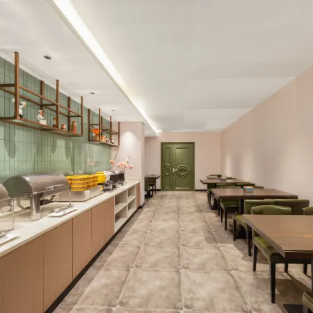 EZZI HOTEL (Wanda Plaza Branch, Ningde High speed Railway Station)