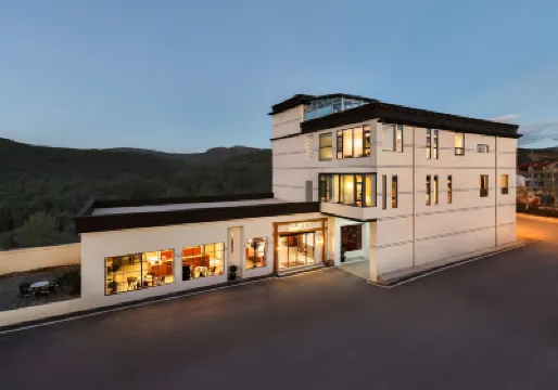 香格里拉峖柏設計師供氧民宿 鄰近普達措國家公園的酒店