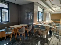 Cloud Seasons Hotel (Lu Shan Nankang Ancient Town Luoxing Dun Branch)