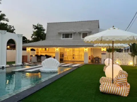 The Luxurious 2080 @ Casa Villa Hôtels à : 