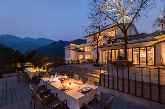 Trip.com Group Country Retreats (Mount Emei Yixi-Qingyin Joint Resort)