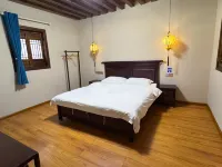 Ban Yin·Silkworm Mulberry Bureau Homestay (Jianchuan Ancient Town Branch) โรงแรมในเจียนฉวน
