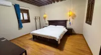 Ban Yin·Silkworm Mulberry Bureau Homestay (Jianchuan Ancient Town Branch) - ที่มีที่จอดรถ