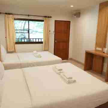 Sangthian Beach Resort Rooms