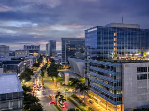 里士滿伊洛伊洛飯店