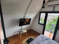 Hebe Hotel, Hostel & Hospitality Network ボゴールのホテル