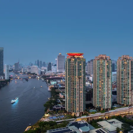 Chatrium Hotel Riverside Bangkok Отели рядом с достопримечательностью «Asiatique - Набережная»