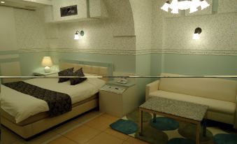 HOTEL IRON PREMIUM ROKKO (Adults Only)
