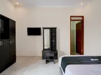 Hotel O Griya Cewang Syariah Hotels in Jatisampurna