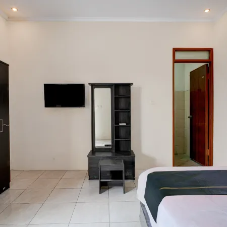 Hotel O Griya Cewang Syariah Hotels in Jatisampurna