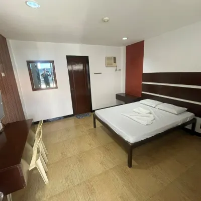 RedDoorz @ 3Ms Tourist Inn Hotels near Mactan-Cebu Intl. Airport