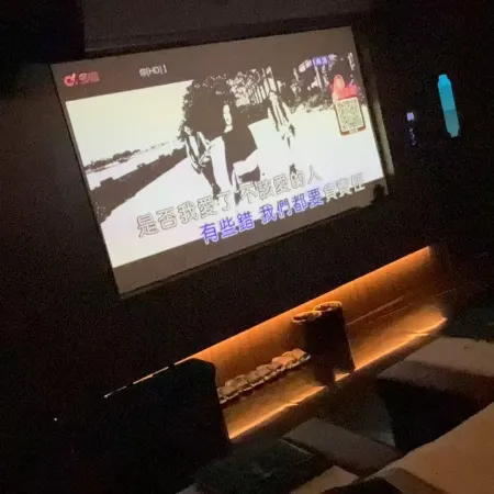 Huayue E-Sports Hotel (Wenzhou South Railway Station)
