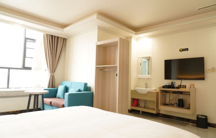 Long An Xin Yi Business Hotel conversion