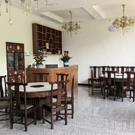 Yinjian Mountain Lodge (Shuanghe Cave Branch), Suiyang