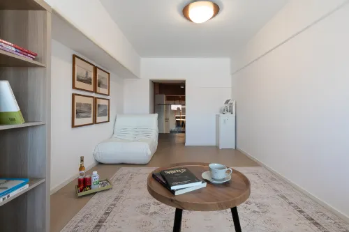 Warmlight Hostel by Zoey's Apartment