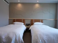 Huoshan Junlin Hotel - balcony