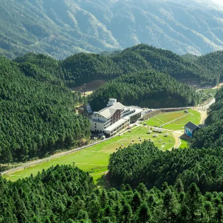 The Heart of Jiuling Mountain Resort Hotel