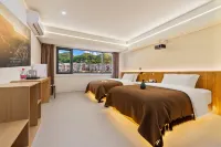 Yunye Yuna Girl River View Smart Homestay - parking