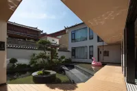 Yangshe Guanshan Cloud Mansion Wilds·Onsen Homestay (Big Water Wheel, Lijiang Ancient Town)
