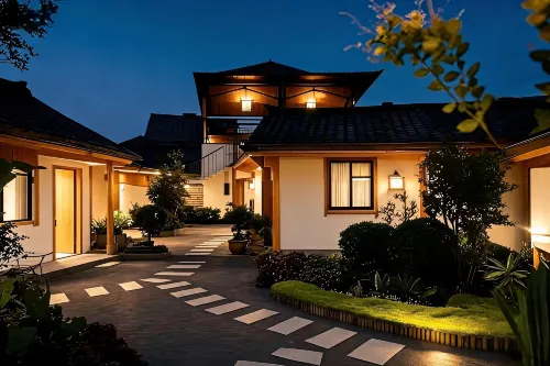 Moshu Homestay (Meishan East Station & Sansu Temple Branch)