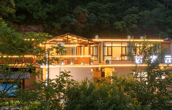 Yunman · Cloud Mirror Villa