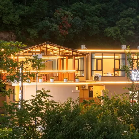 Yunman · Cloud Mirror Villa