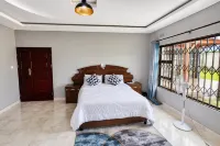 Chic Modern Escape - Apartments