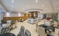 Mingzhu Holiday Hotel - parking