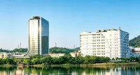 Guanyun International Hotel - غرفة مطلة على الجبل