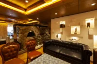 Floral Lux Hotel·Dagu glacier gaer Manor Hotel - bar