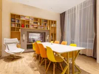 Chonpines Hotel (Yuncheng South Wind Square Dekuang) - موقف سيارات