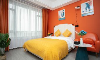 Xiyue Cinema Apartment (Changzhou North Railway Station)