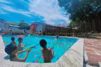 Floral Hotel· Jiujiang Lezhou Manor Homestay(Donglin Temple Branch of Lushan Cableway) - Pools