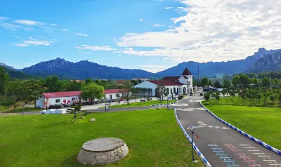 Zhonglian Sun Flower Resort (Laoshan Scenic Area) Hotel in zona Sanbiao Mountain