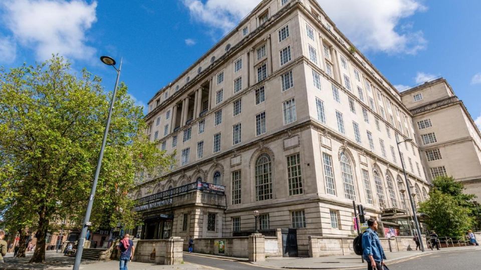 Adelphi hotel