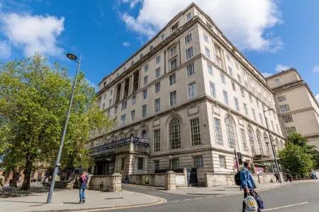 Adelphi hotel